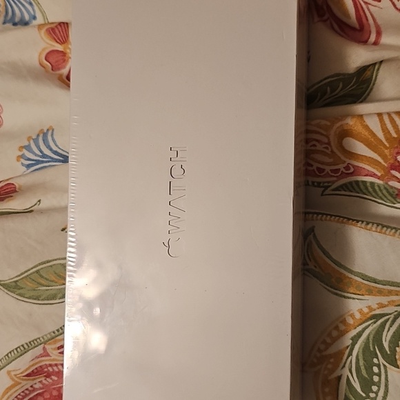 Applewatch with Black Band and Silver Frame - Picture 5 of 5